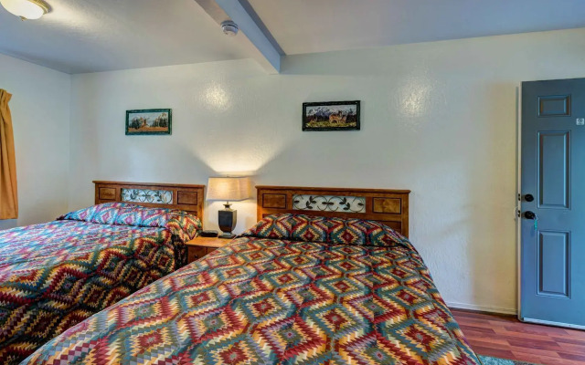 Lake Shasta Lodge