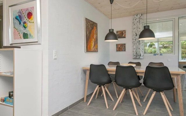 6 Person Holiday Home in Henne