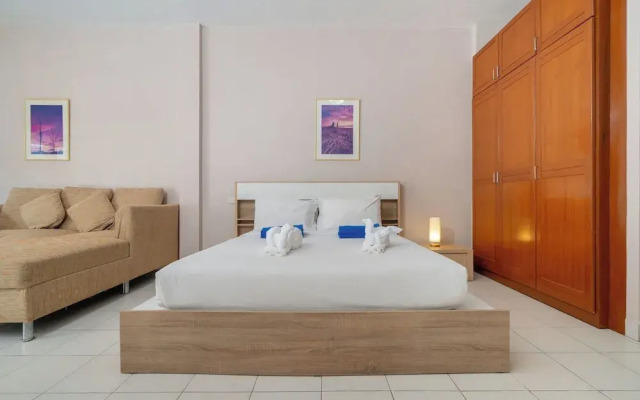 Jungceylon Villa in Patong by Lofty