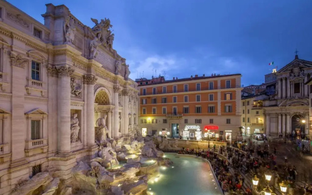 Trevi Ab Aeterno - Amazing View of the Trevi Fountain