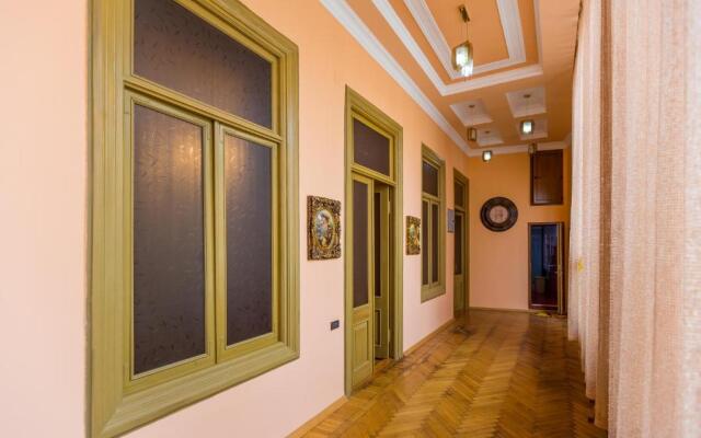 Royal Suite Apartment on Nizami Street