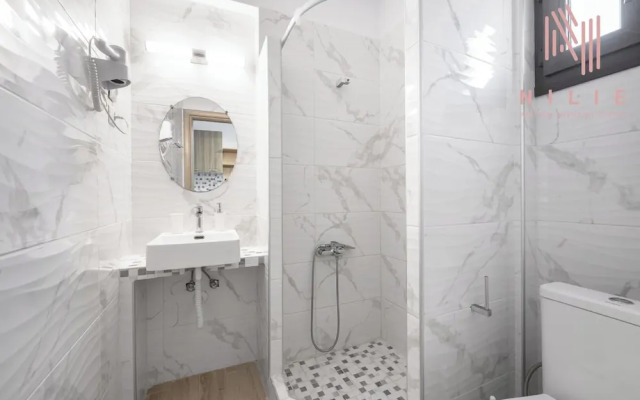 Azur Residences, Nilie Hospitality MGMT