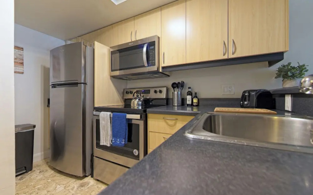 1 Bedroom Steps to Marina and CocoWalk
