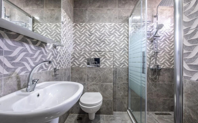 Villa With Private Pool and Garden in Kartepe