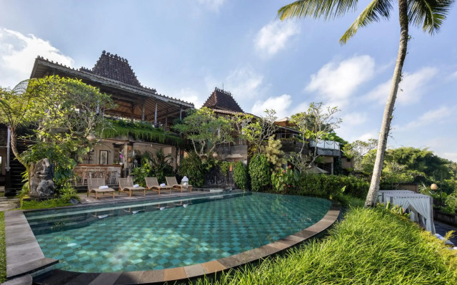 Pramana Watu Kurung Resort