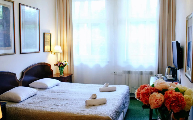 Aparthotel Miodosytnia
