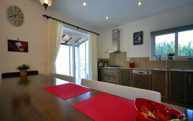 Villa Utku by Akdenizvillam