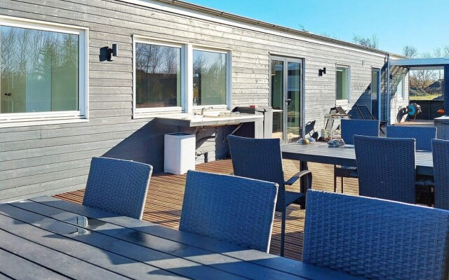 Luxurious Holiday Home in Jutland with Outdoor Hot Tub