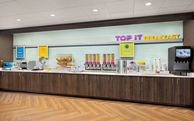 Tru by Hilton Lawrenceville Atlanta I-85 Sugarloaf