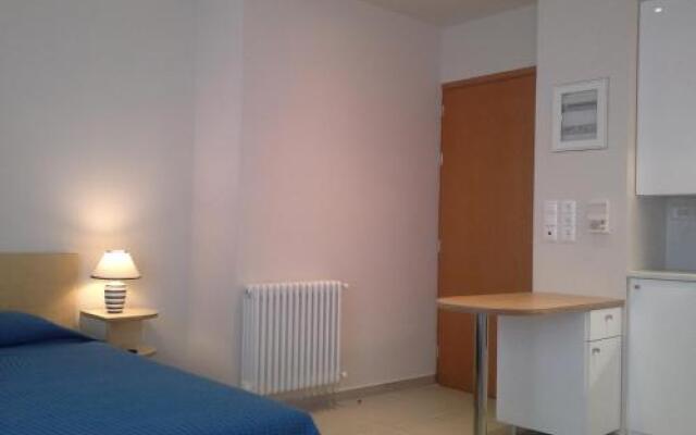 Acropolis Boutique Studio, Koukaki