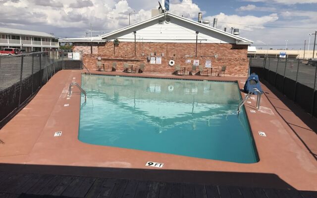 Superlodge Motel