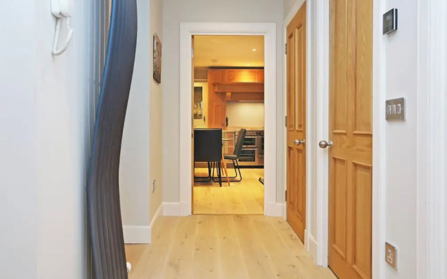 JOIVY Newly Refurbished Apartment on the Historic Royal Mile