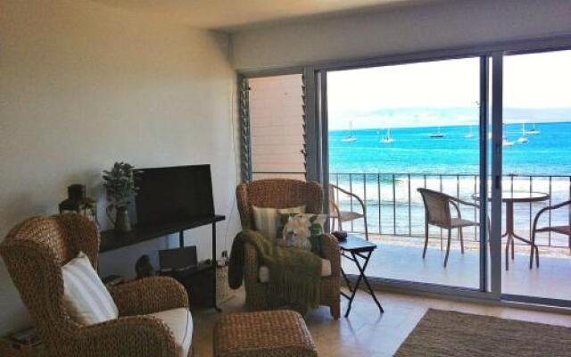 Lahaina Roads 309