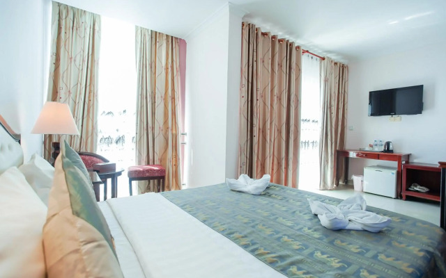 Silver Mounts Hotel