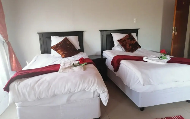 Rose and Thorn Guesthouse - Adults Only