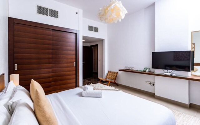 Spectacular 1BR Apartment-Sparkle Towers