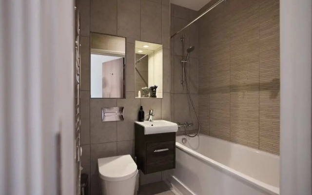 The Harlesden Place - Modern 3bdr Flat With Balcony
