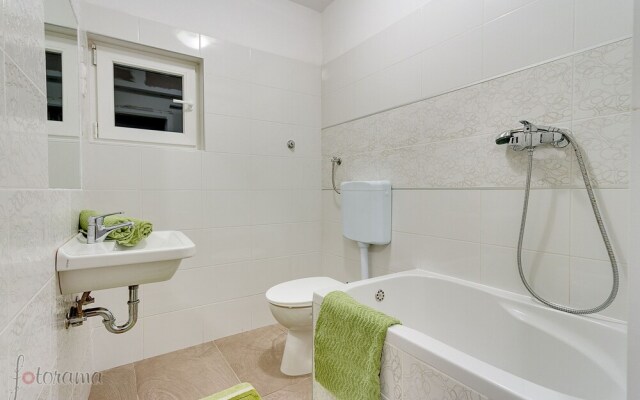 House LEGARA