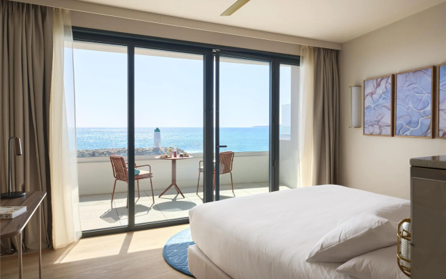 Marina Bay Riviera Hotel, Curio Collection by Hilton
