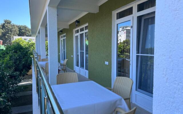 Mini Hotel Green House