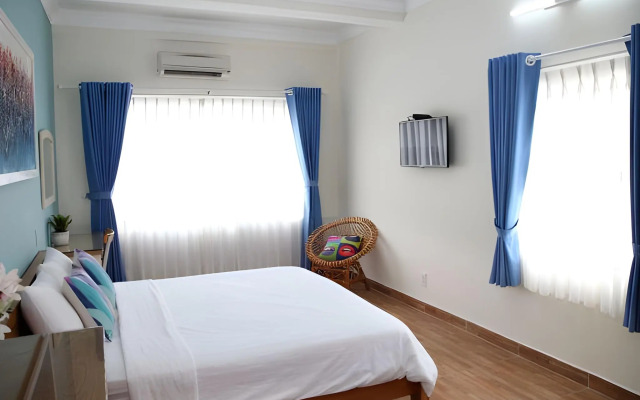 Cozy Hotel - 140 Cong Quynh