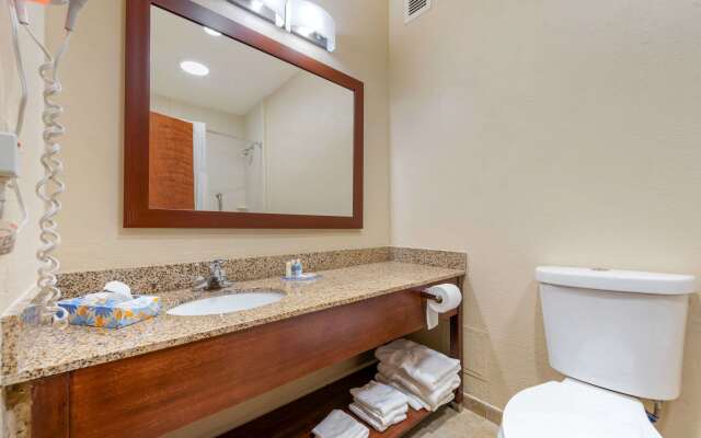 Comfort Inn & Suites