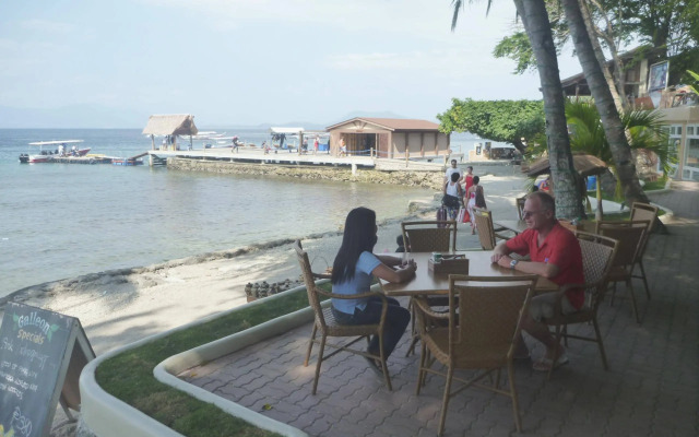 El Galleon Beach Resort Asia Divers