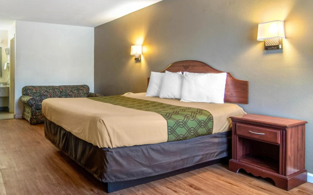 Econo Lodge Inn & Suites near Chickamauga Battlefield