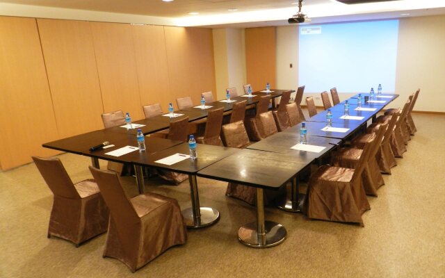 Holiday Inn Express Taipei Train Station by IHG