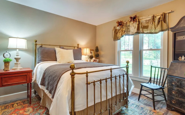 Updated Cotter Cottage: Walk to White River!