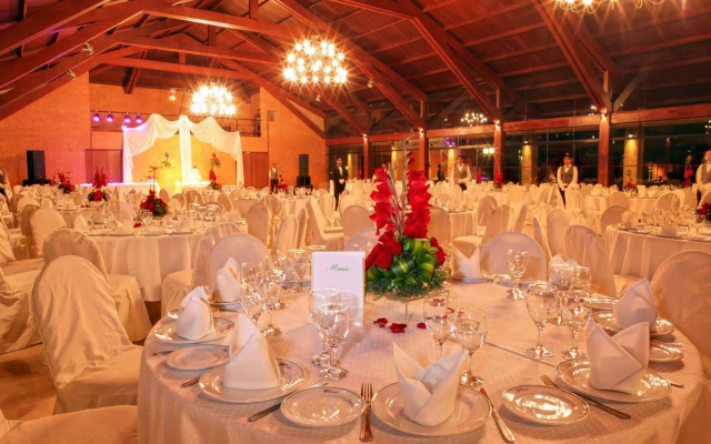 Los Parrales Resort Hotel