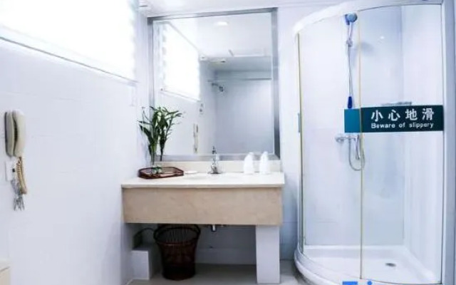 Yancheng Hotel