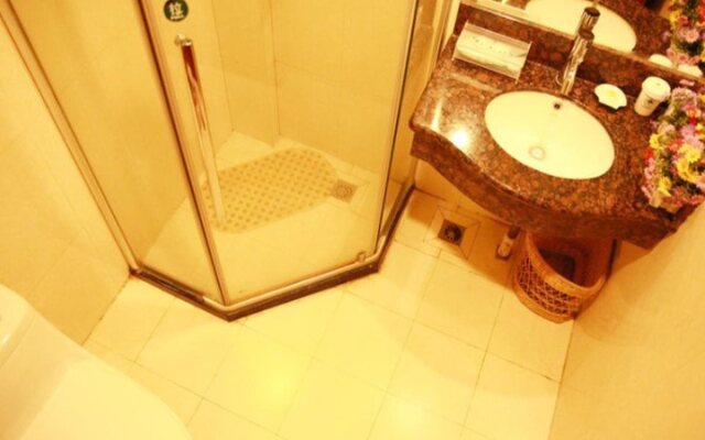 GreenTree Inn Nanjing ZhonGYAnGMEn Railway Station Express Hotel