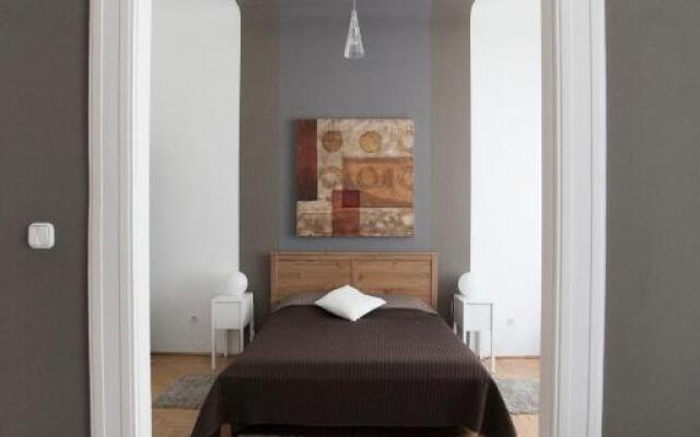 Royal Center Apartment