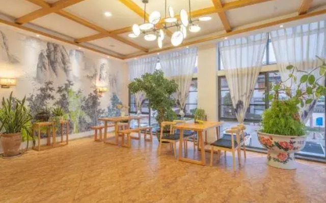 Sunshine Courtyard Inn (Jianshui Ancient City Branch)