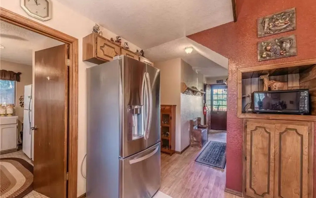 Mockingbird Cabin, 3 Bedrooms, Sleeps 8