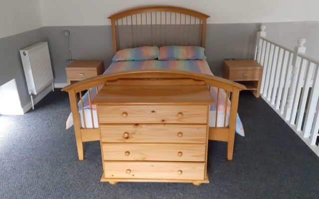 Inviting 3-bed Apartment in Swansea