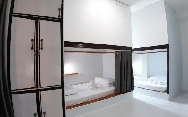 OYO 544 Sleep Sloth Hostel