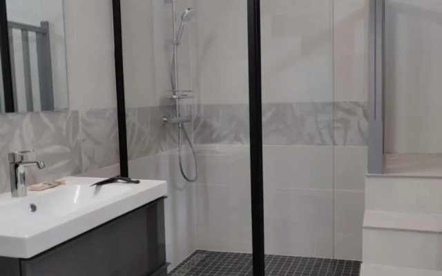 Aux Belles Pierres (Adults Only)