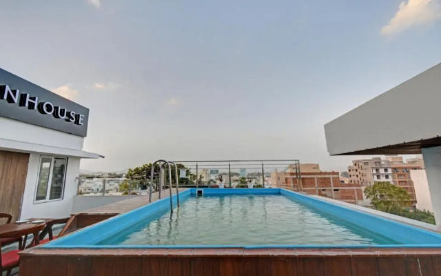 Le Shelton by Treebo