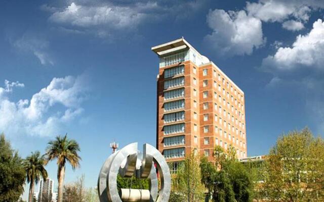 Radisson Ciudad Empresarial