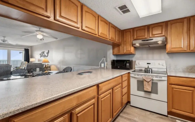 Amelia South 2 Bedroom Condo by RedAwning