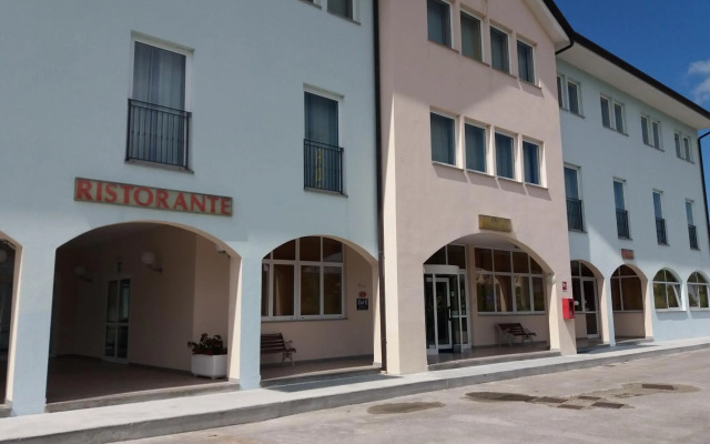 RistHotel Airport