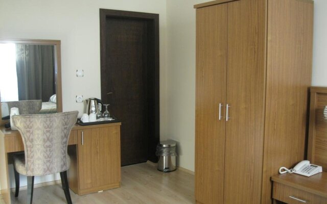 Emin Apart Pension