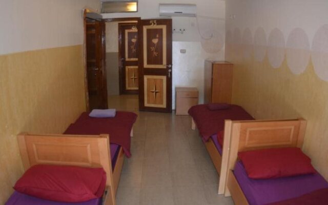 New Palm Hotel & Hostel