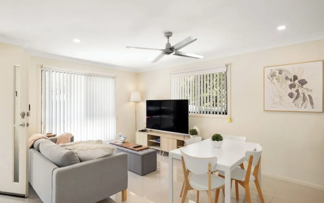 Smart Suites Self Check-in Apartments - 144 Dixon – Guest Rooms – Brisbane