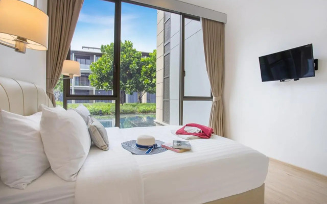 Luxury Oceanfront_pool access apartment