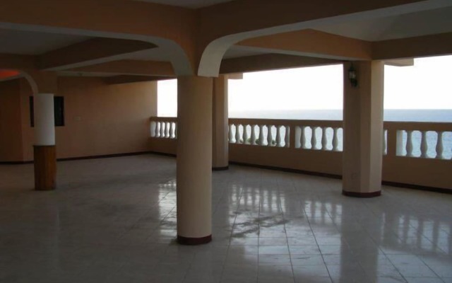 La Colline Hotel