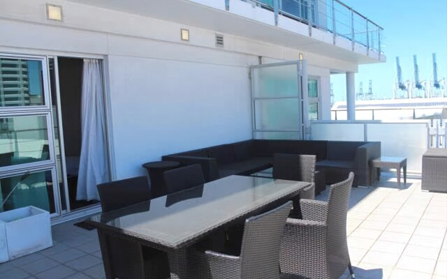 QV Viaduct Apartment