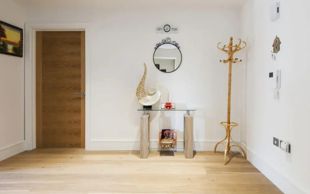 Majestic Maida Vale Home near Regents Park